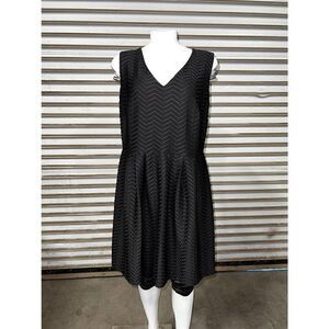 Enfocus woman dress sheath career textured chevron pattern V neck sleeveless